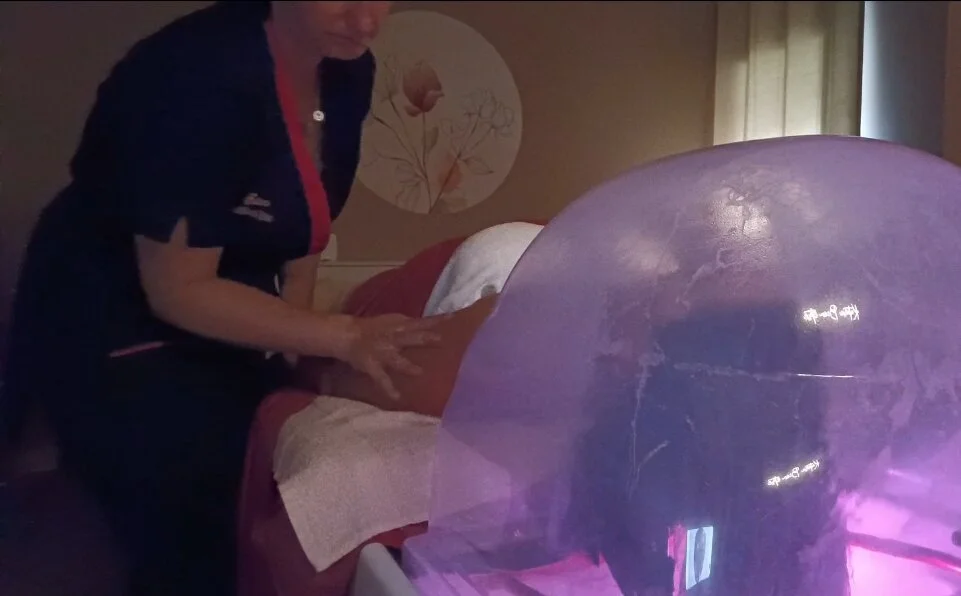 Soin Head Spa sous coupole bleue